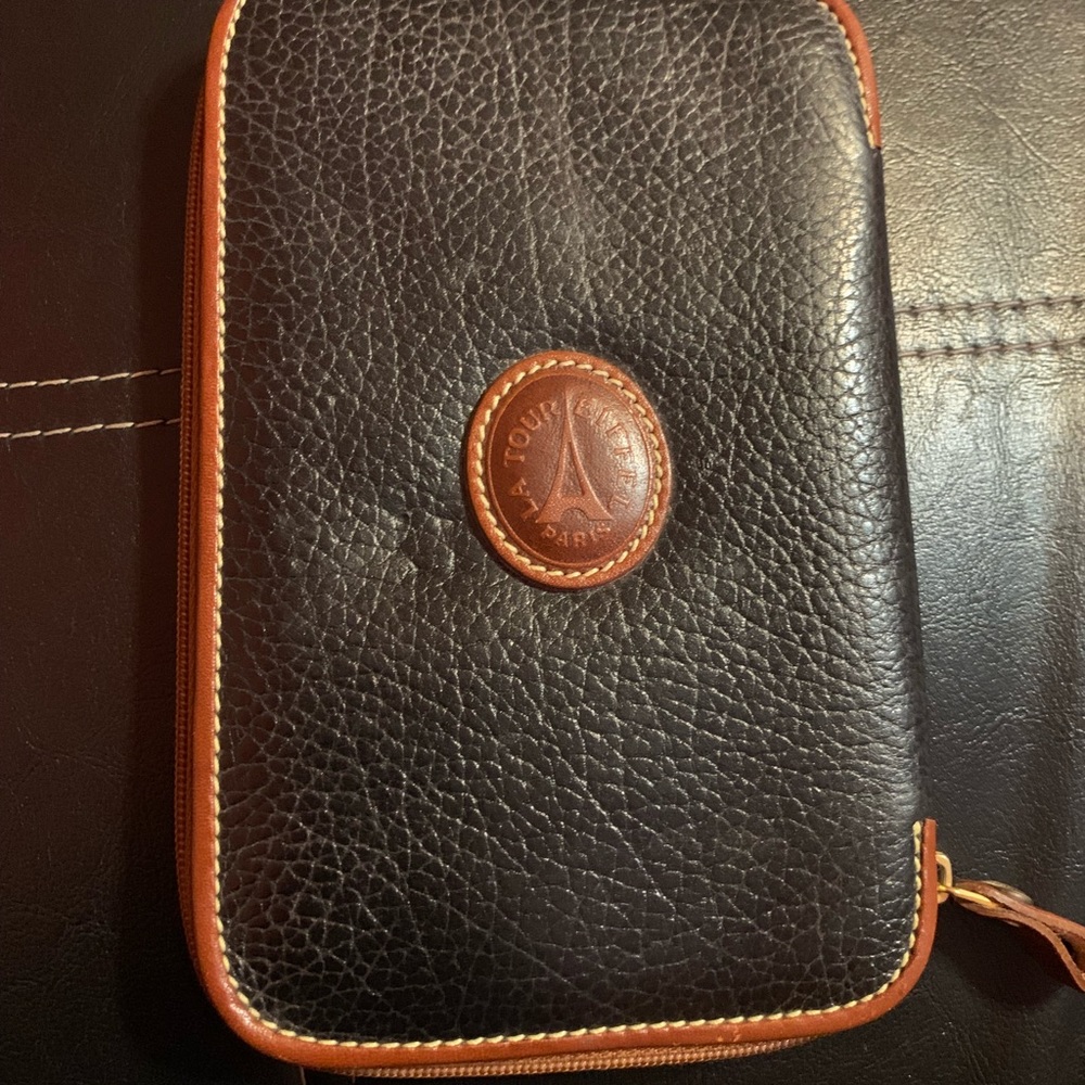 Paris La tour Effel passport Leather case
